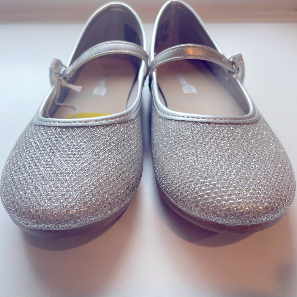 SmartFit Silver Shimmer Chelsea Flat Mary Jane, brand new! Toddlers 12.5 Reg
